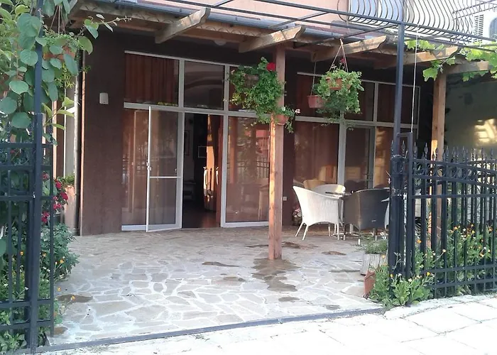 Zora בית הארחה פרימורסקו